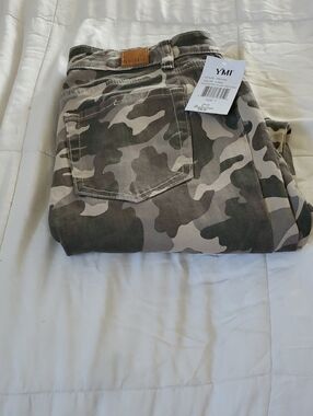 YMI Women's Ankle Camo Jeans in Olive and Gray
